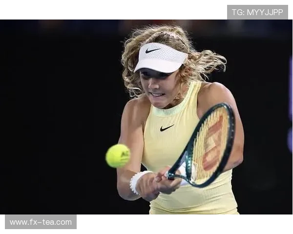 网球新星横扫世界赛场 决赛逆转夺冠成就职业生涯巅峰