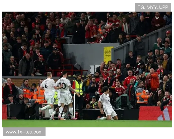 英超最新动态 曼联接连遭遇失利 利物浦崭露头角 强者之争愈加激烈 英超最新动态 曼联接连遭遇失利 利物浦崭露头角 强者之争愈加激烈