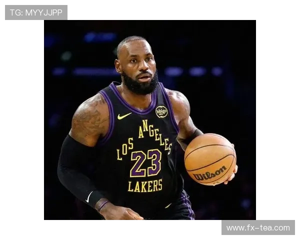 NBA最新战况:詹姆斯领衔湖人力克勇士,字母哥砍下30分助雄鹿逆转胜 NBA最新战况:詹姆斯领衔湖人力克勇士,字母哥砍下30分助雄鹿逆转胜