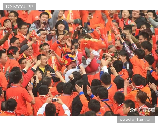 国足逆转取胜激发球迷热情国内联赛竞争格局生变新赛季前景备受关注