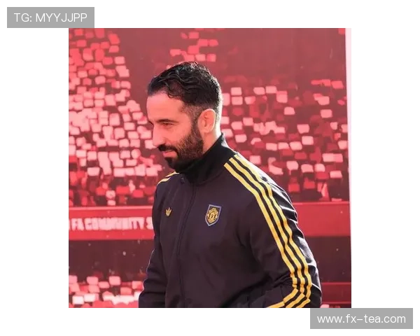 曼联新赛季阵容调整引发关注 球迷期待年轻球员崭露头角